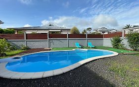 Maison Tropicale Familiale Avec Piscine Au Lamentin